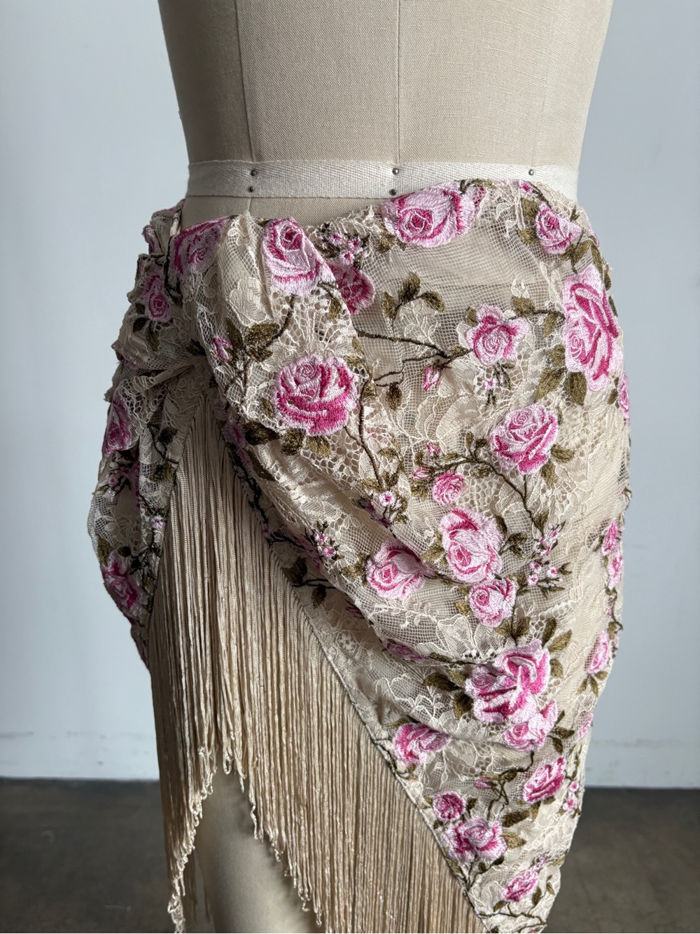 $319 NWT For Love And Lemons “Esme” Rose Embroidered Asymmetrical Skirt Sz 8 - Picture 6 of 15